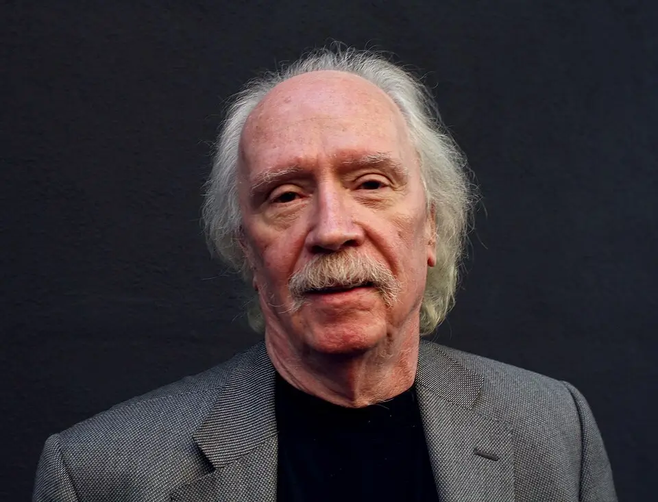 John Carpenter ricever&agrave; il Golden Eddie Award 2027: il regista di Halloween e La cosa premiato alla carriera